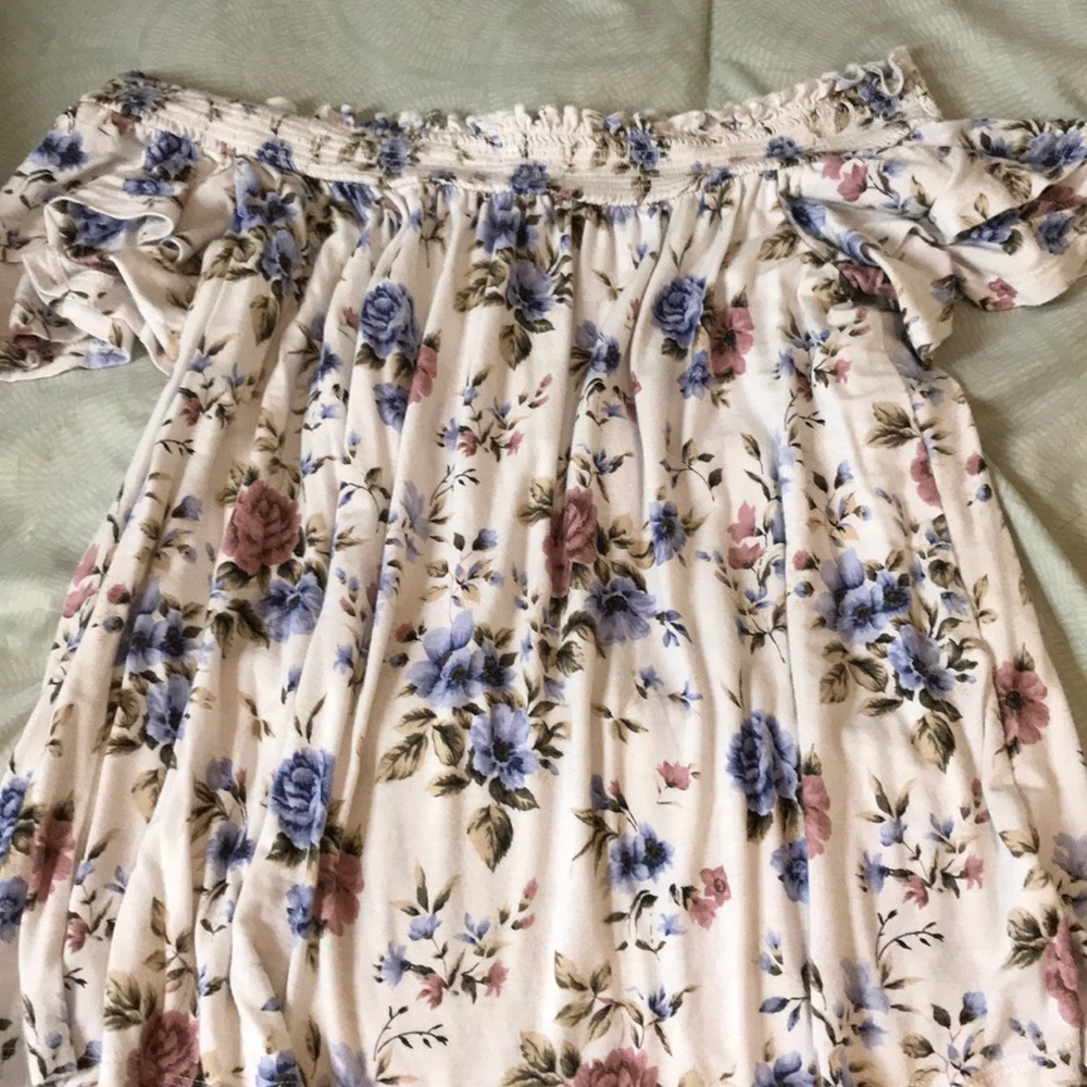 Floral off the shoulder top AE